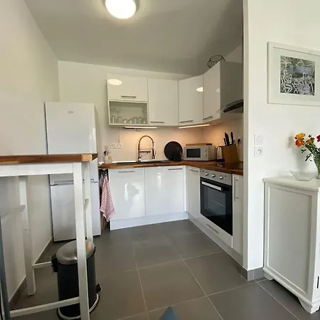 Centre 1 Bed Daire *